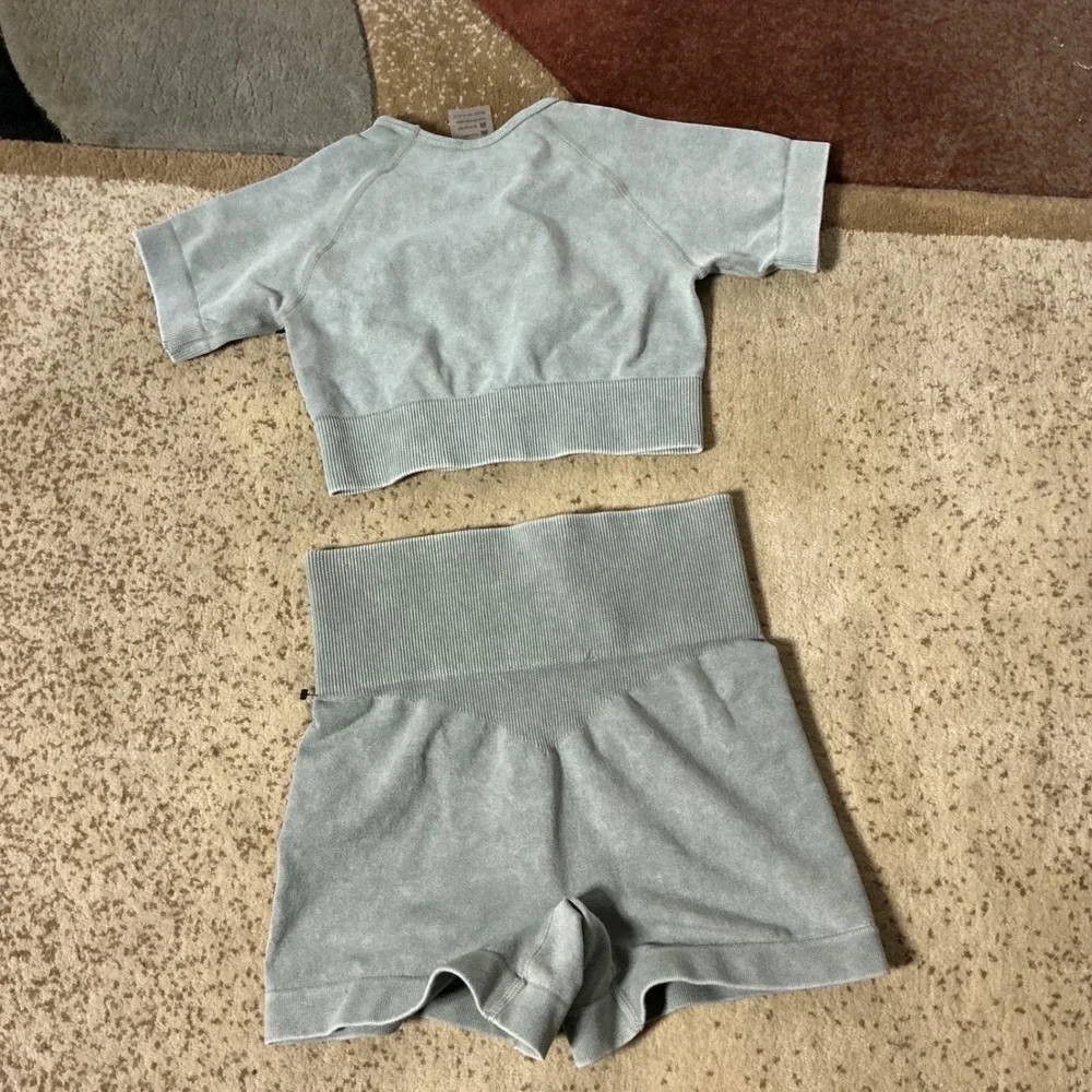 Bo+Tee Acid Wash Seamless Workout Set Womens XXS Green Ribbed Crop Top Shorts